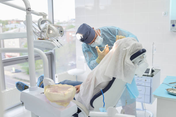 Best Emergency Dentist for Knocked-Out Tooth in De Queen, AR